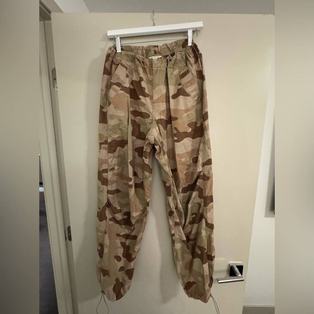 American Eagle Outfitters Tan and Brown Cargo Pants